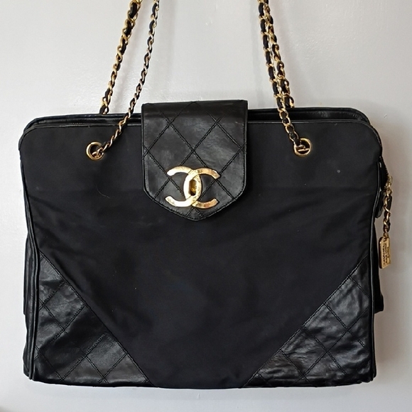 Vintage Chanel Black Supermodel Tote Bag • Gold Chain & Leather Straps • Large - Picture 3 of 16